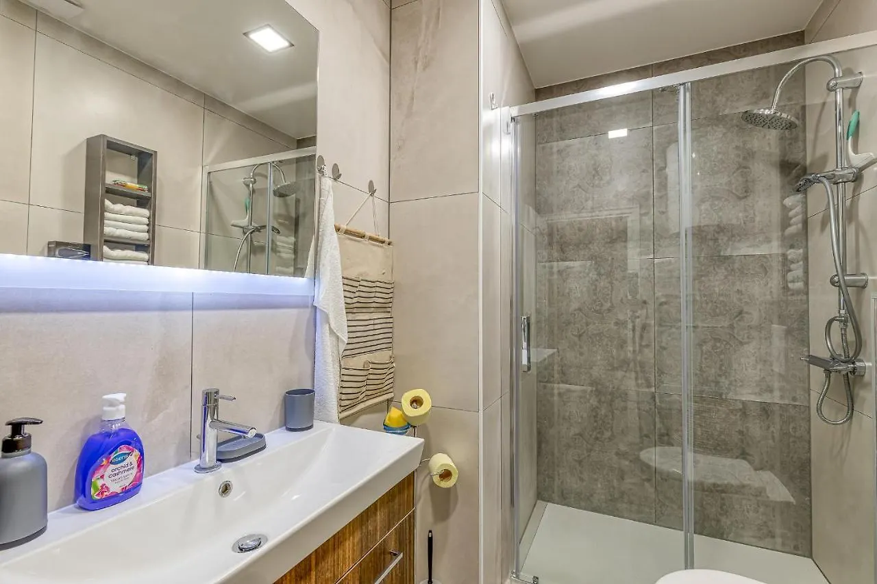 Guest house Apartments Noel Funtana