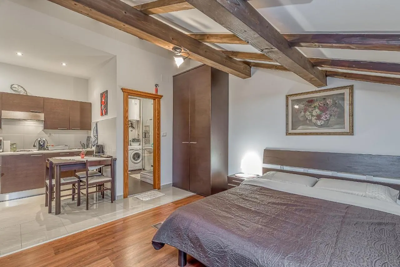 Guest house Apartments Noel Funtana Croatia