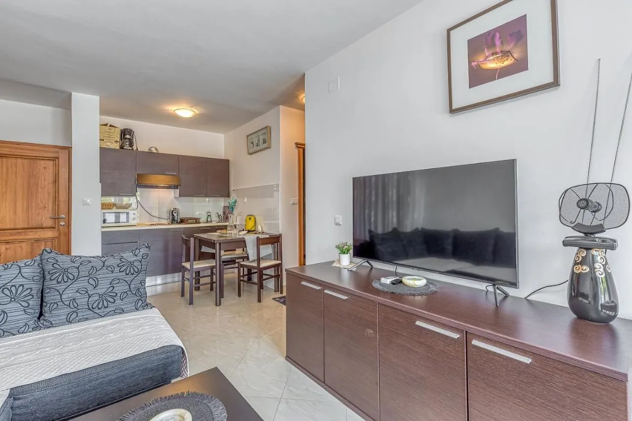 Guest house Apartments Noel Funtana