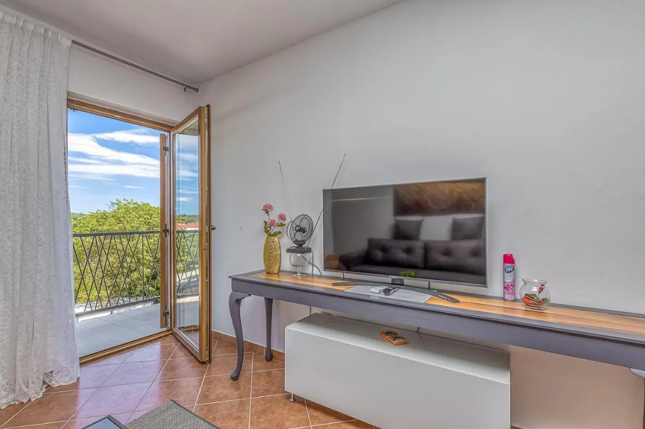Apartments Noel Funtana Guest house