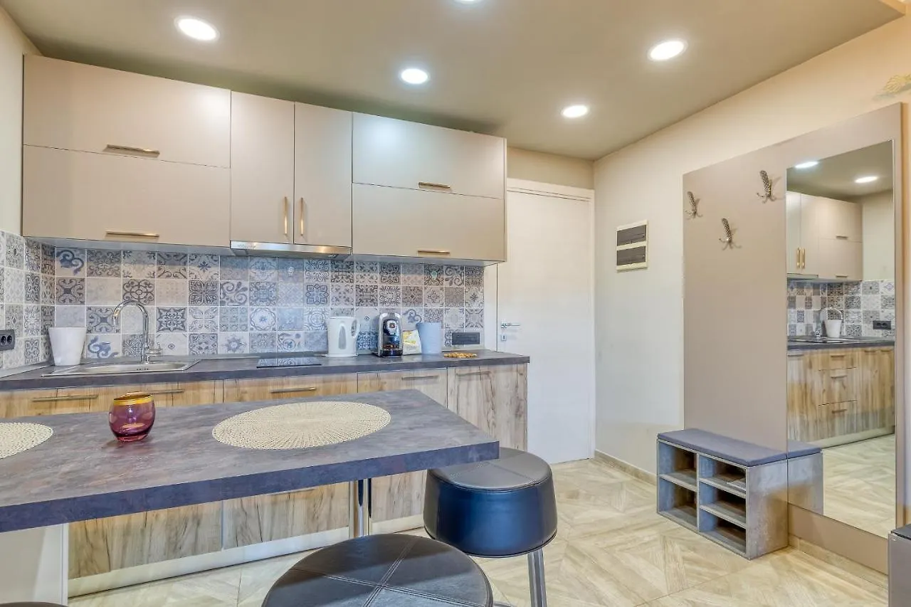 Guest house Apartments Noel Funtana